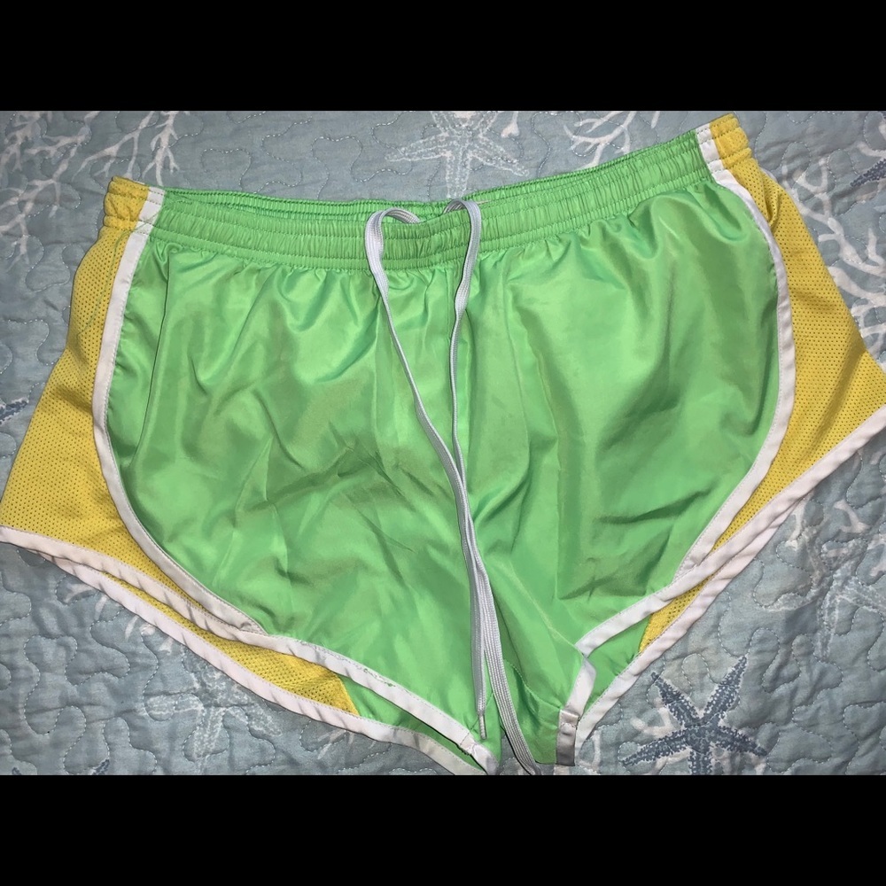 So lined athletic workout shorts - Picture 4 of 4